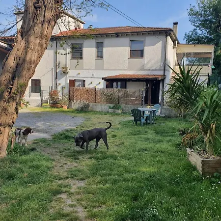 La Casina Di Laura Castell'Anselmo